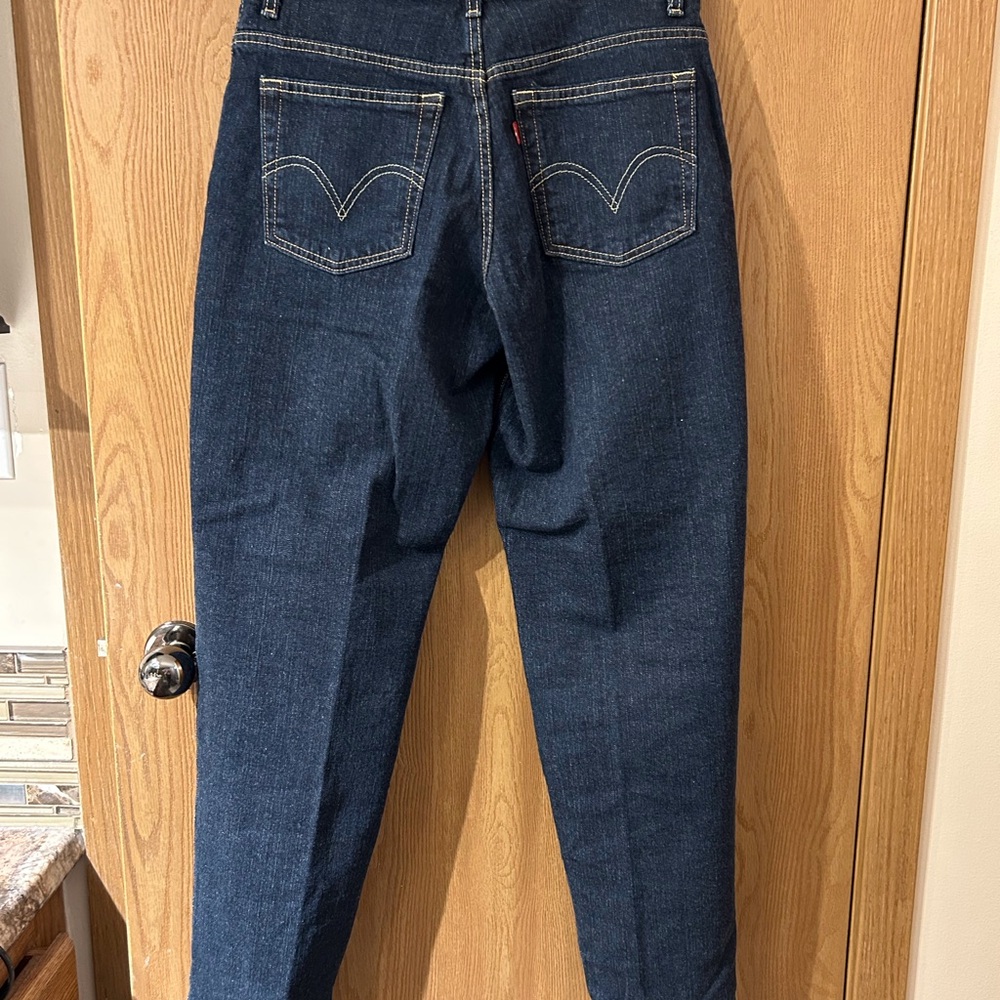 Levi's Women's Dark Blue Jeans 550s